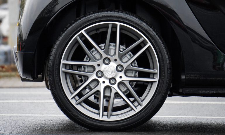 Automotive Cleaning 101: Finding the Best Tire Shine