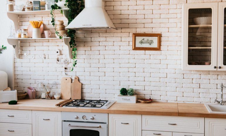 The Right Way to Clean Your Oven: Facts You Should Know